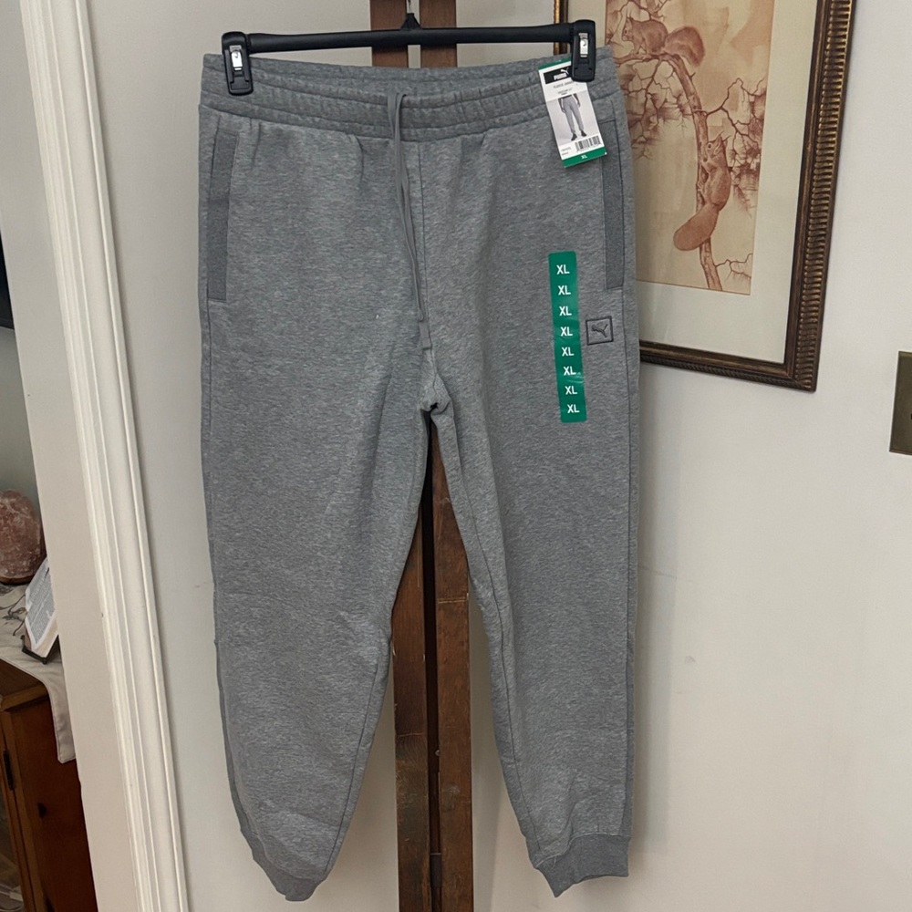 Puma NWT Men’s Gray Fleece Joggers size XL